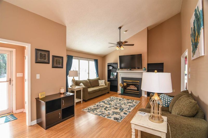 4 Olde Charles Towne Ct, Wendell, NC 27591
