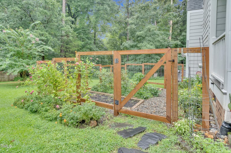 4 Osage Pl, Durham, NC 27712