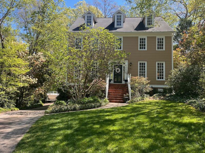 4 Pointe View Ct, Durham, NC 27713
