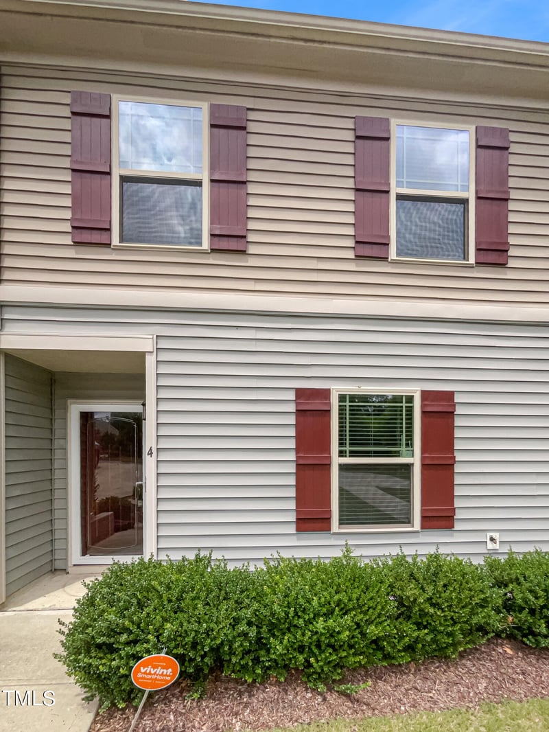 4 Rochambeau Ct, Durham, NC 27704