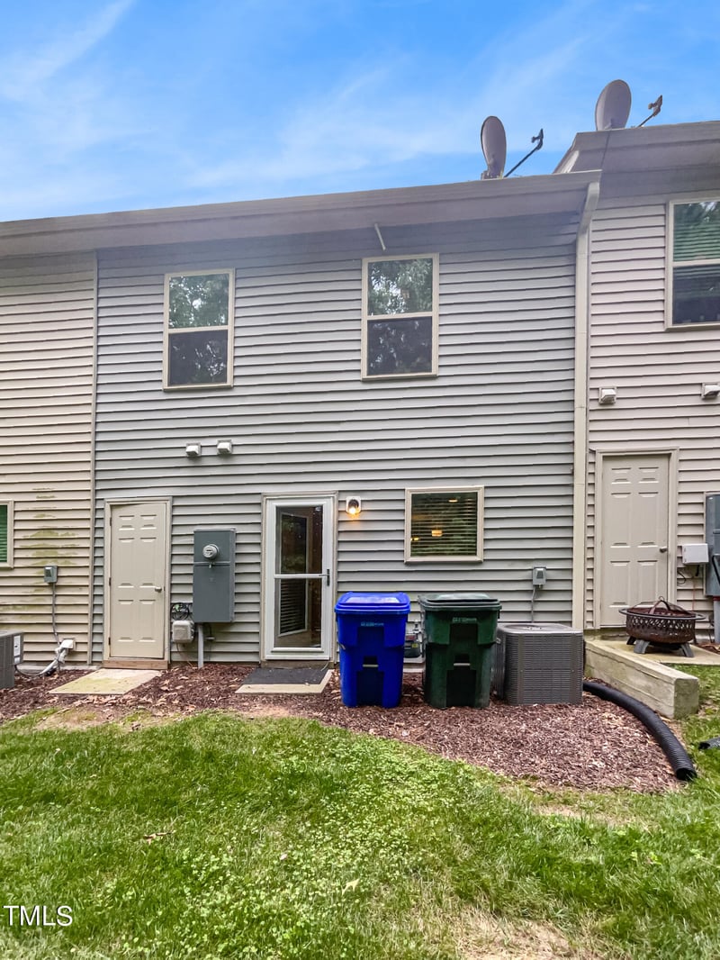 4 Rochambeau Ct, Durham, NC 27704