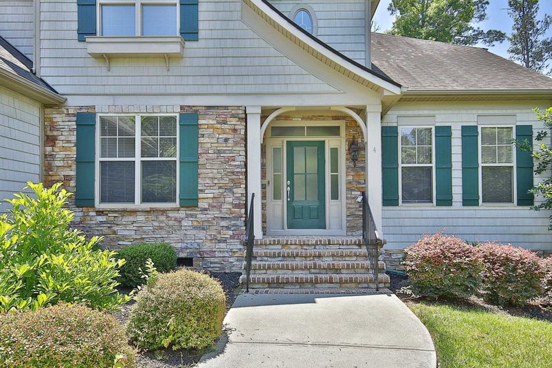 4 Sandhill Ln, Durham, NC 27713