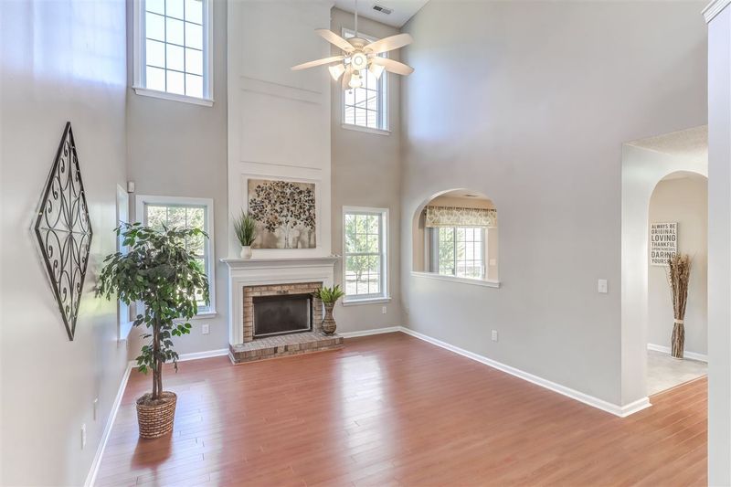 4 Sandy Bluff Ct, Durham, NC 27703