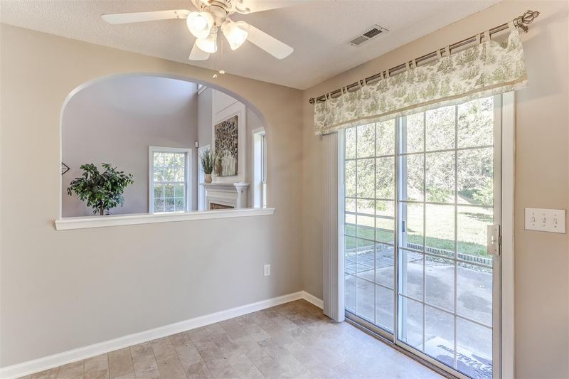 4 Sandy Bluff Ct, Durham, NC 27703