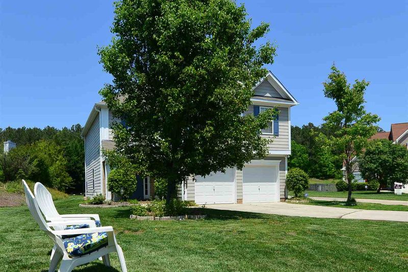 4 Sandy Bluff Dr, Durham, NC 27703
