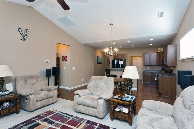 4 Saxon Ct, Clayton, NC 27527