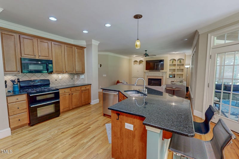 4 Springtree Cir, Durham, NC 27712