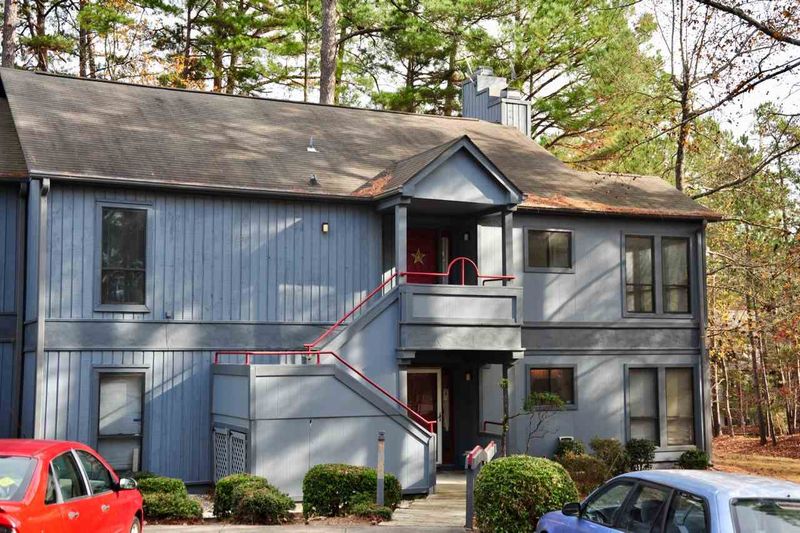 4 Stillwater Pk #4, Durham, NC 27707
