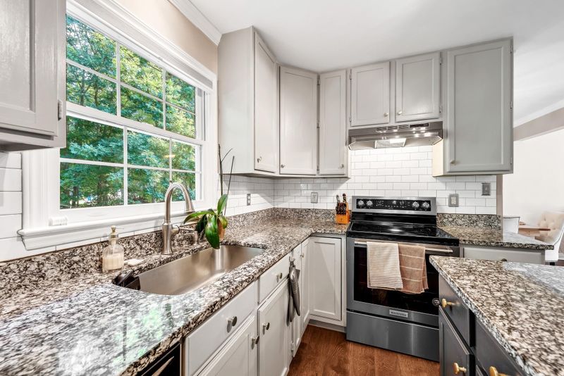4 Sugar Creek Ct, Durham, NC 27713