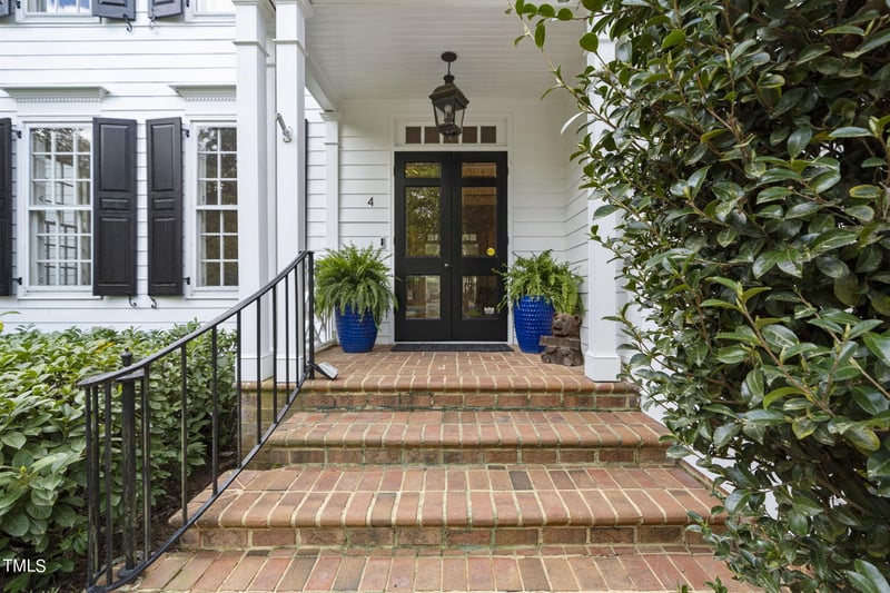 4 Surrey Ln, Durham, NC 27707
