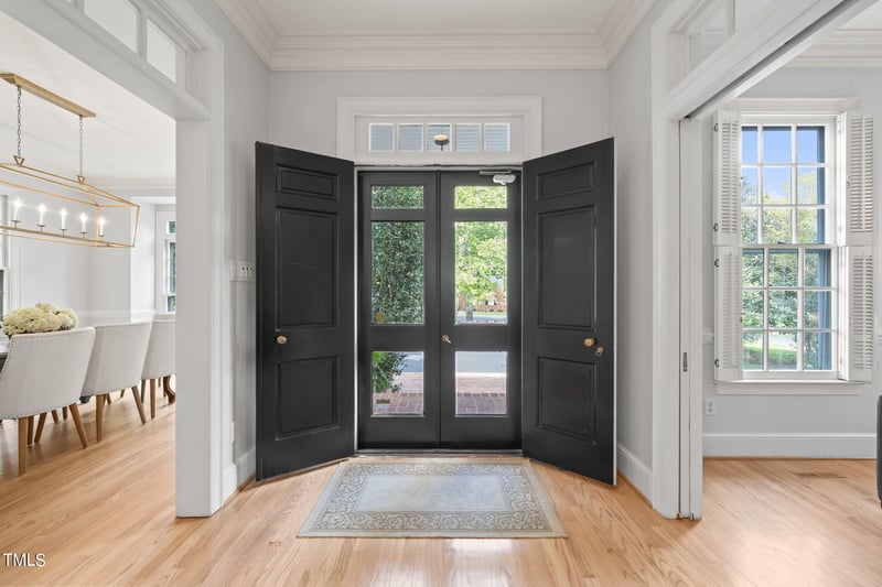 4 Surrey Ln, Durham, NC 27707