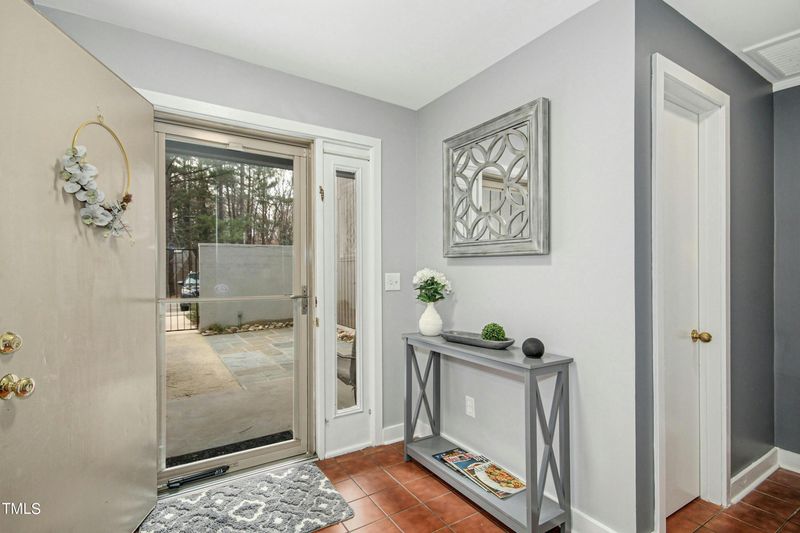 4 Vauxhall Pl, Chapel Hill, NC 27517