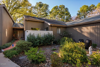 4 Wellesley Pl, Chapel Hill, NC 27517