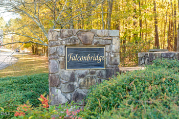 4 Wellesley Pl, Chapel Hill, NC 27517