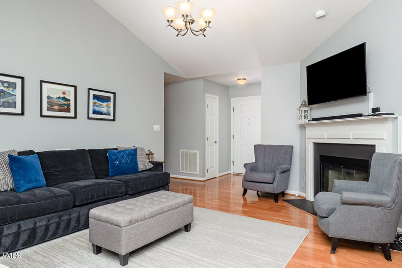 4 Windcourt Pl, Durham, NC 27713