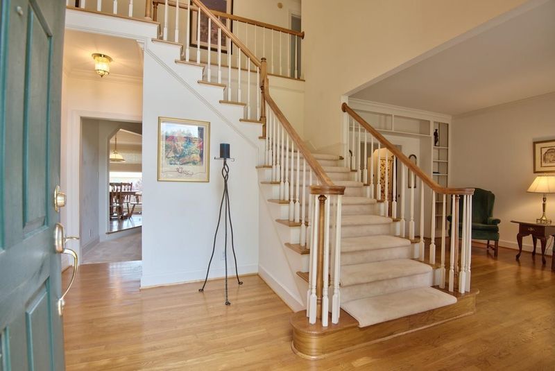 4 Worcester Pl, Durham, NC 27707