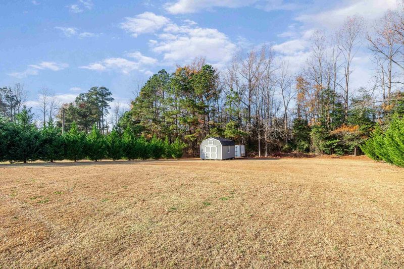 40 Beagle Ln, Zebulon, NC 27597