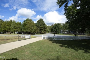 40 Brian Ct, Fuquay Varina, NC 27526