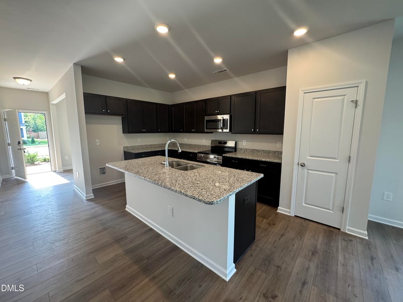40 Chardonnay Dr, Lillington, NC 27546