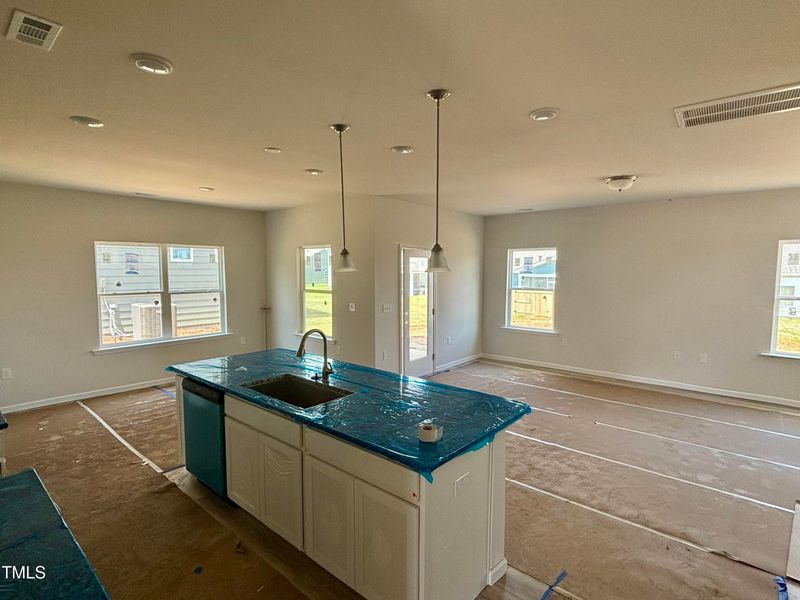 40 Commons Cir, Clayton, NC 27520