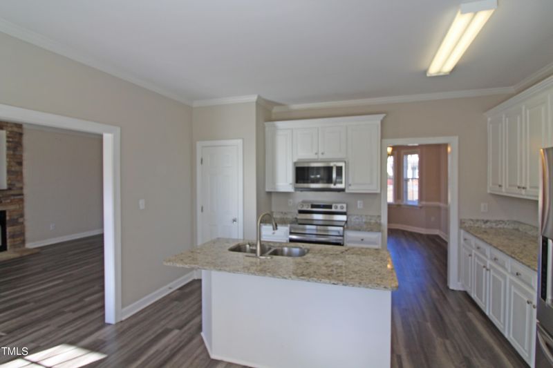 40 E Coventry Ct, Clayton, NC 27527