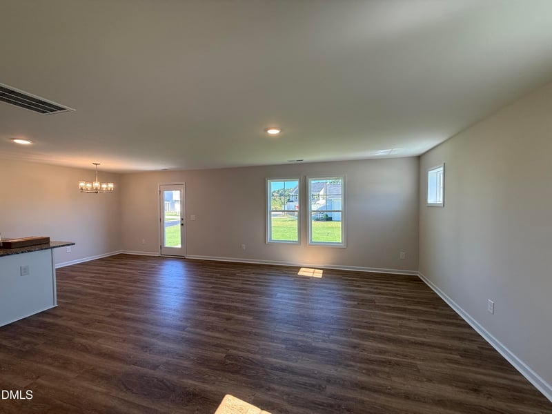 40 Emily Gardens Dr, Selma, NC 27576