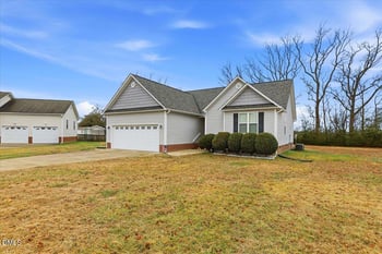 40 Farmgate Ct, Selma, NC 27576