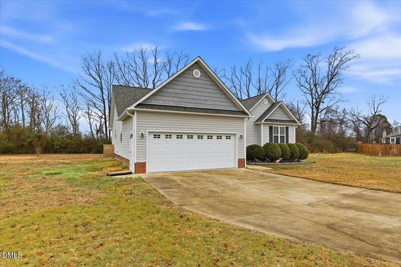 40 Farmgate Ct, Selma, NC 27576