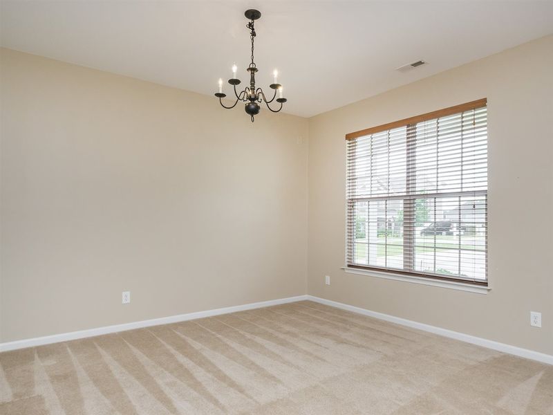 40 Ingle View Ct, Burlington, NC 27215