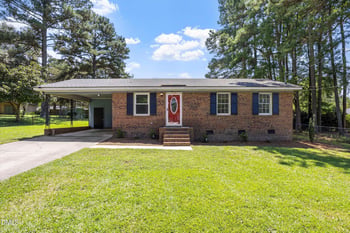 40 Lester St, Angier, NC 27501
