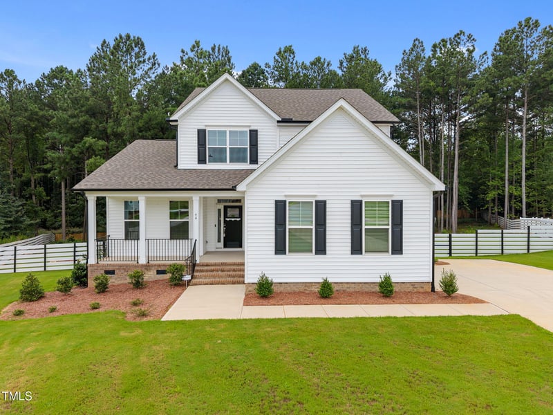 40 Long Needle Ct, Youngsville, NC 27596