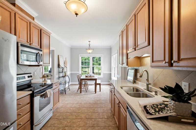 40 Perry Ln, Zebulon, NC 27597