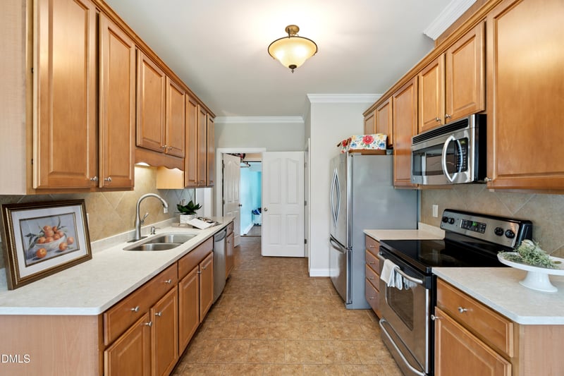 40 Perry Ln, Zebulon, NC 27597