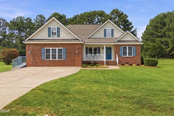 40 Perry Ln, Zebulon, NC 27597