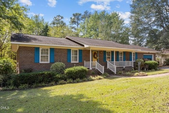 40 Pine St, Lillington, NC 27546