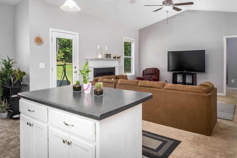 40 Ridgemont Dr, Franklinton, NC 27525