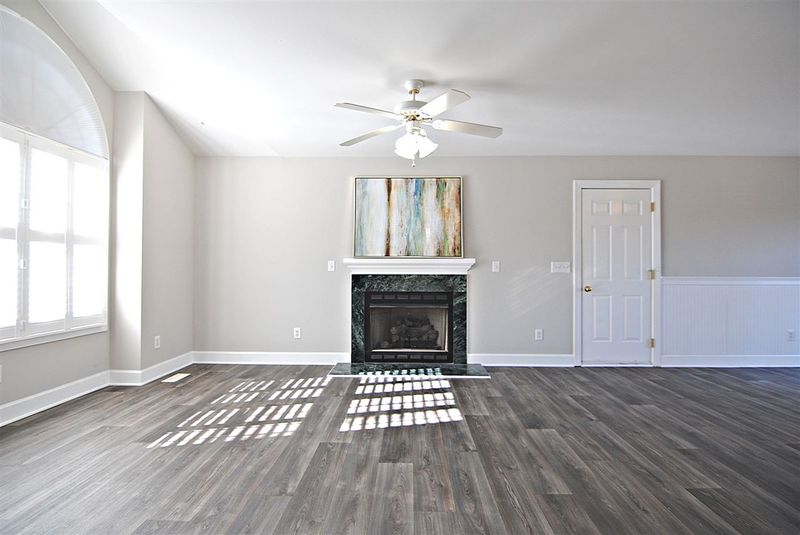40 Vauxhall Ct, Youngsville, NC 27596