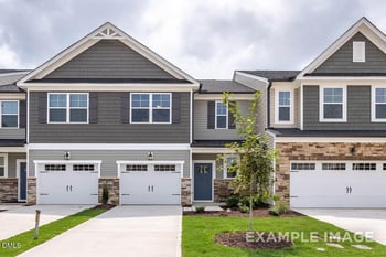 40 Village Edge Dr, Lillington, NC 27546
