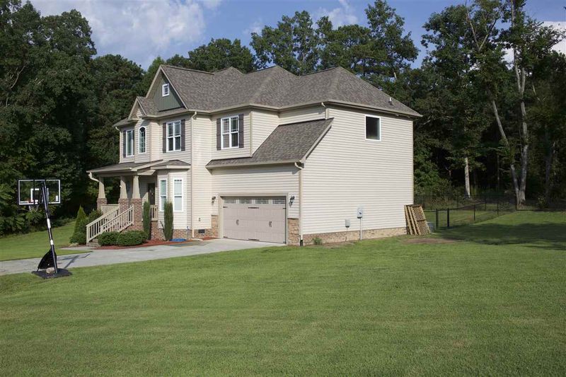 40 Walnut View Ct, Youngsville, NC 27596