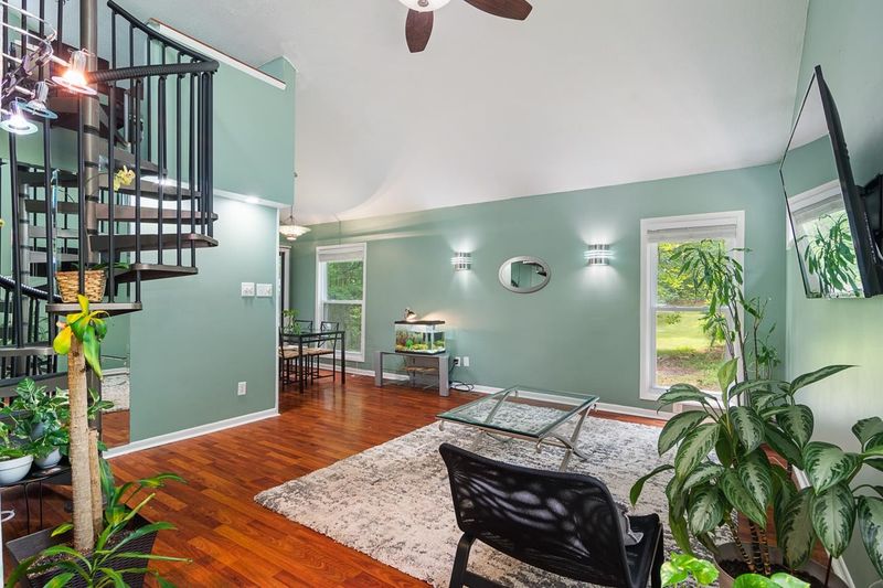 40 White Oak Trl, Chapel Hill, NC 27516
