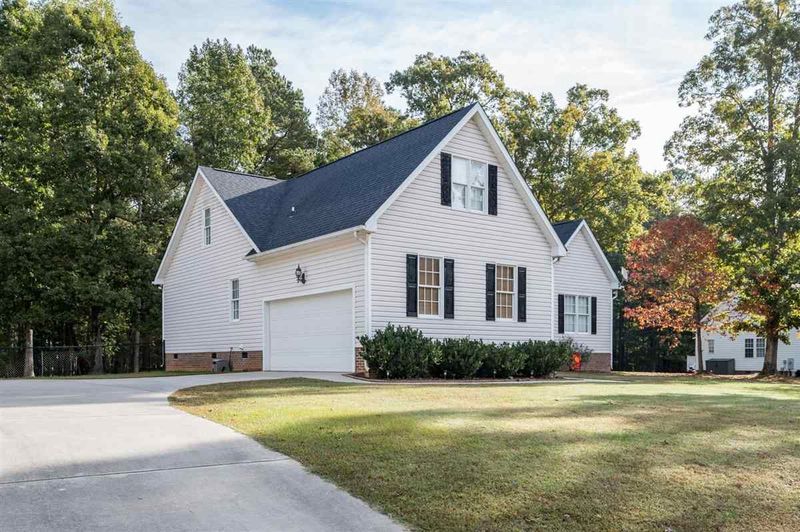 40 Williamston Ridge Dr, Youngsville, NC 27596