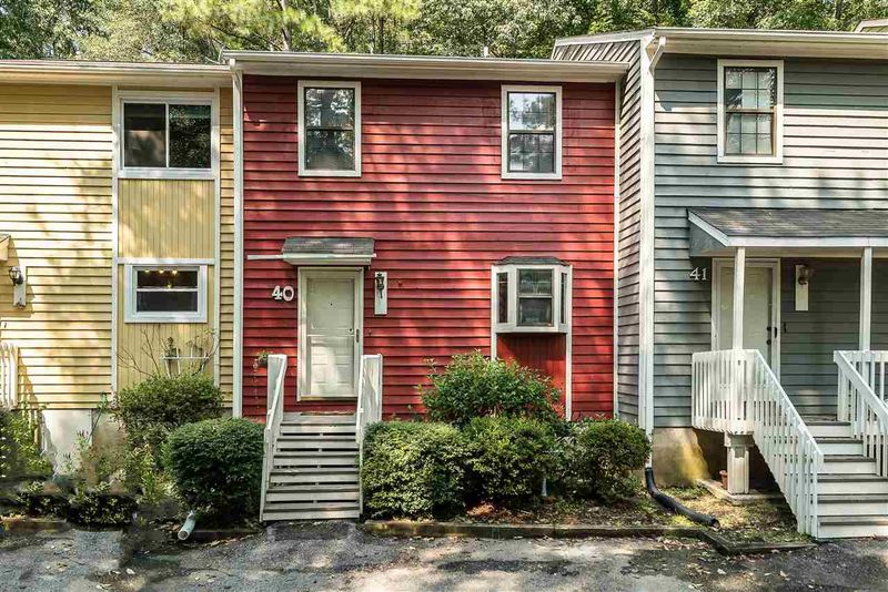 40 Willow Bridge Dr, Durham, NC 27707