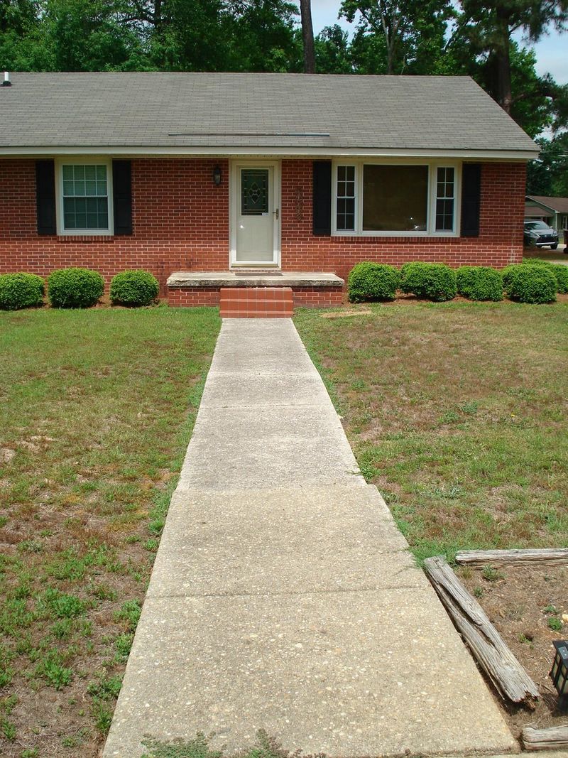 400 S Ann St, Dunn, NC 28334