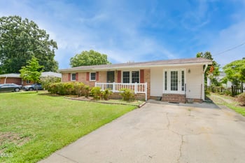 400 Blackmon St, Four Oaks, NC 27524