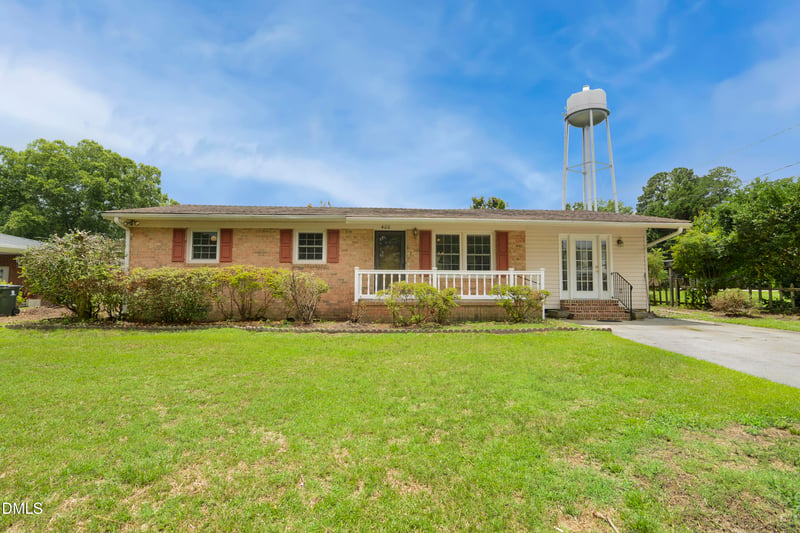 400 Blackmon St, Four Oaks, NC 27524