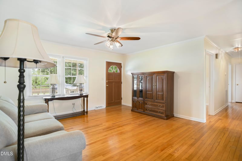 400 Blackmon St, Four Oaks, NC 27524