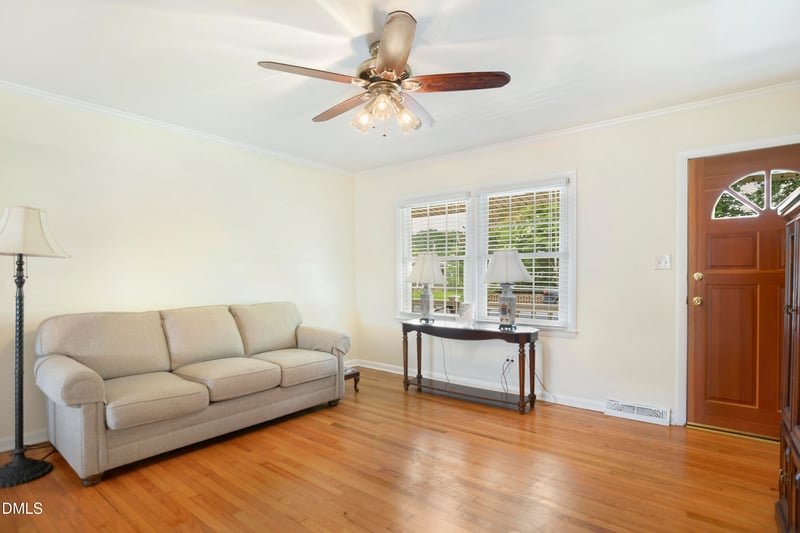 400 Blackmon St, Four Oaks, NC 27524