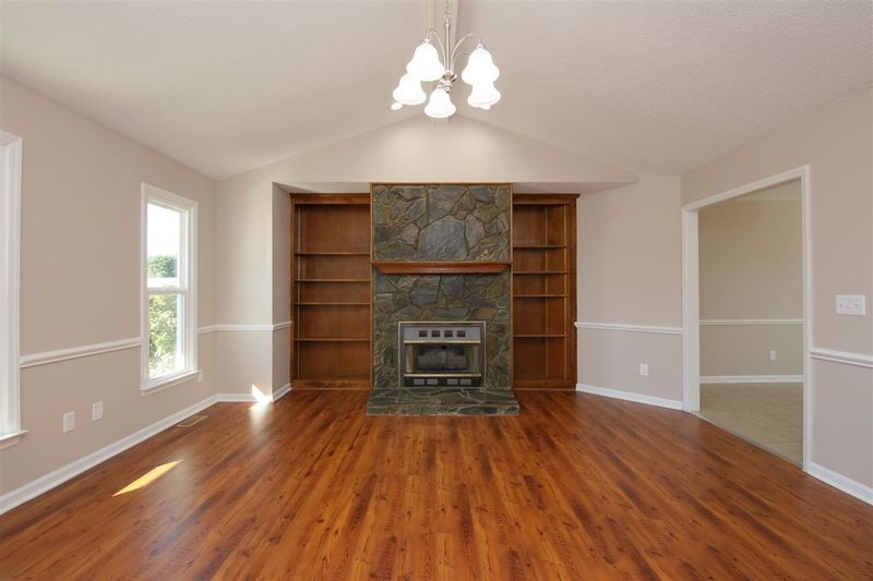 400 Clinton Dr, Garner, NC 27529