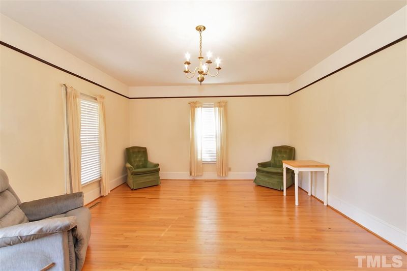 400 E Forrest Dr, Mebane, NC 27302
