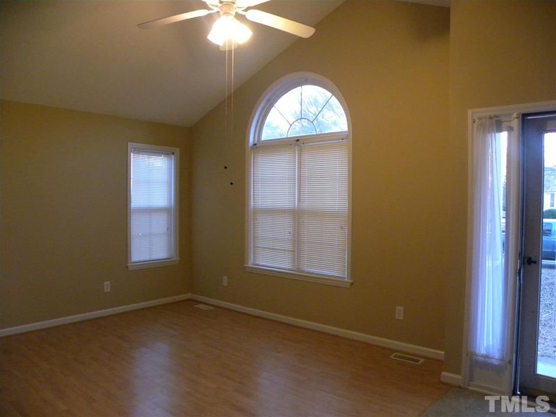 400 Garrison Ave, Clayton, NC 27520